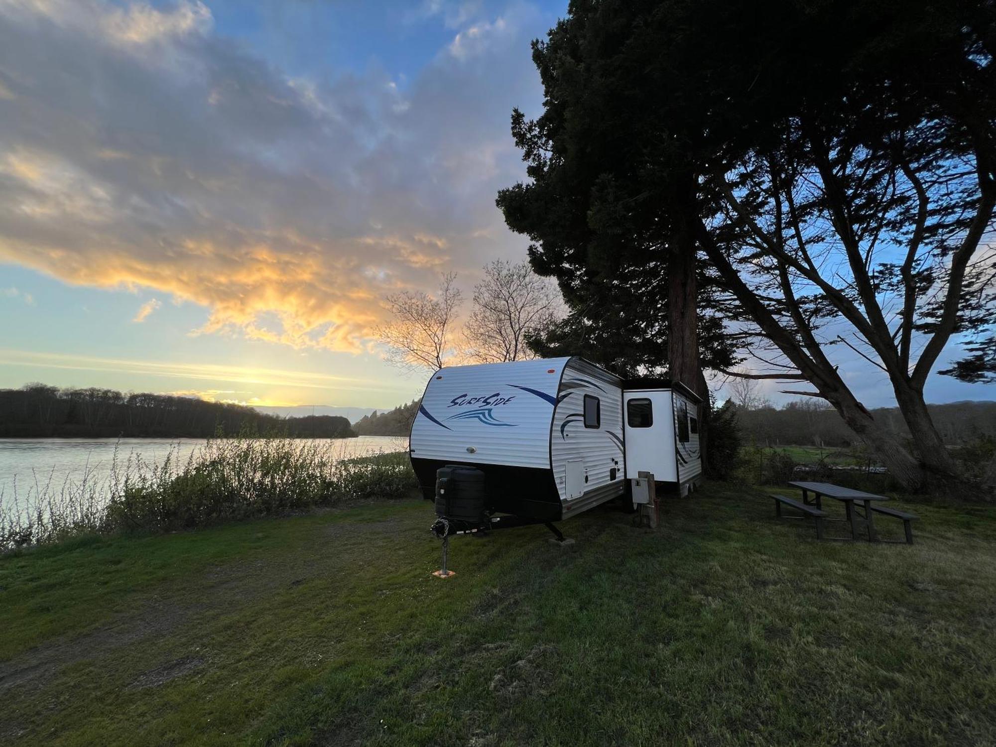 Готель Surfside Glamping Camper Клемет Екстер'єр фото