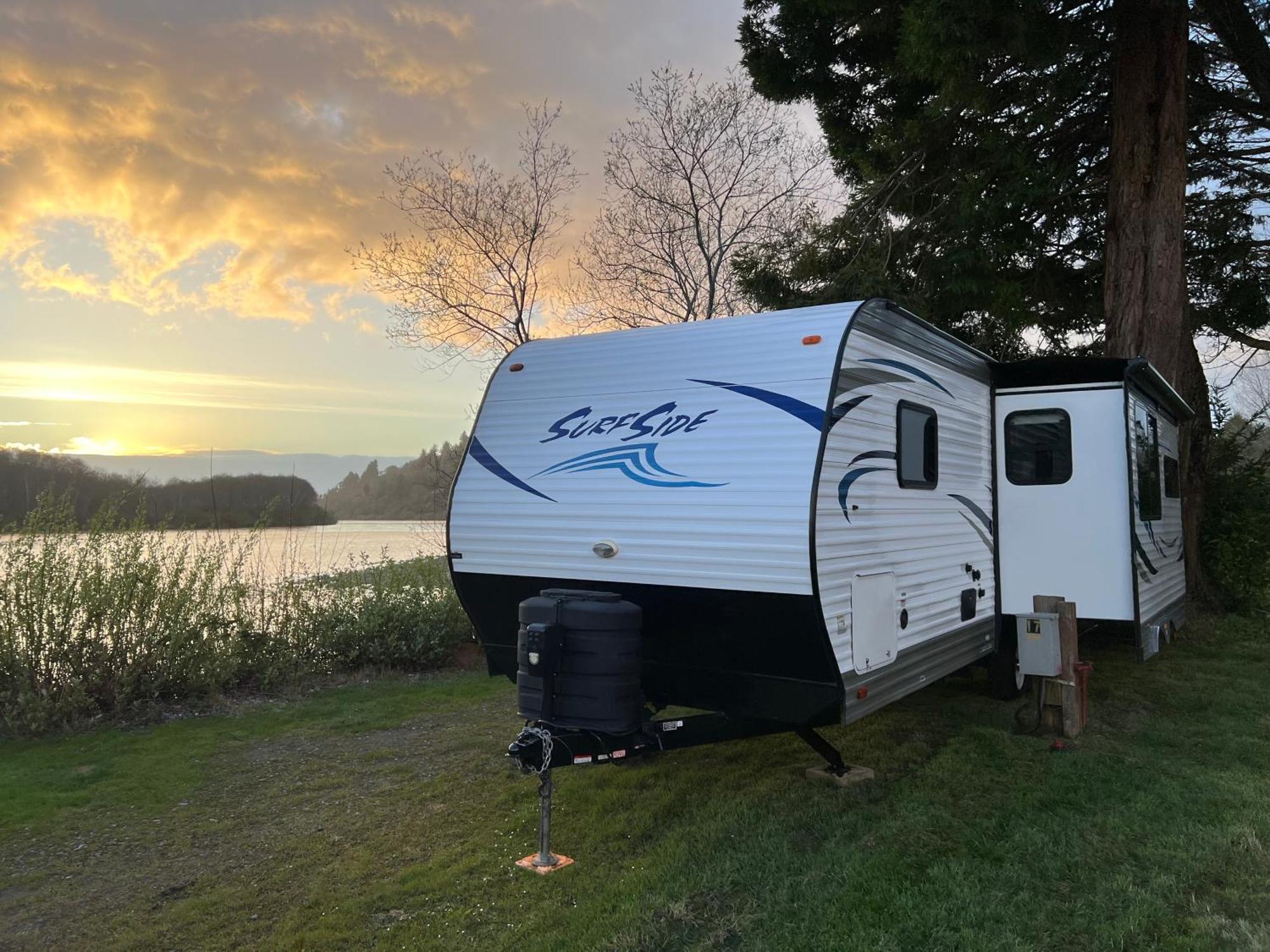 Готель Surfside Glamping Camper Клемет Екстер'єр фото